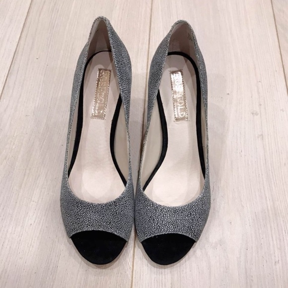 Rosegold Shoes Shoes - ROSEGOLD Pumps, Size 8. Office friendly!